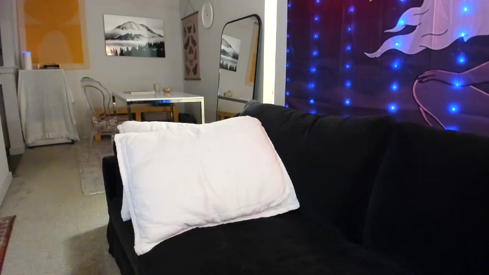 Gallery image thumbnail from JinnaWhite's myfreecams stream on, 12/03/2024, 06:01 image 20 of 20