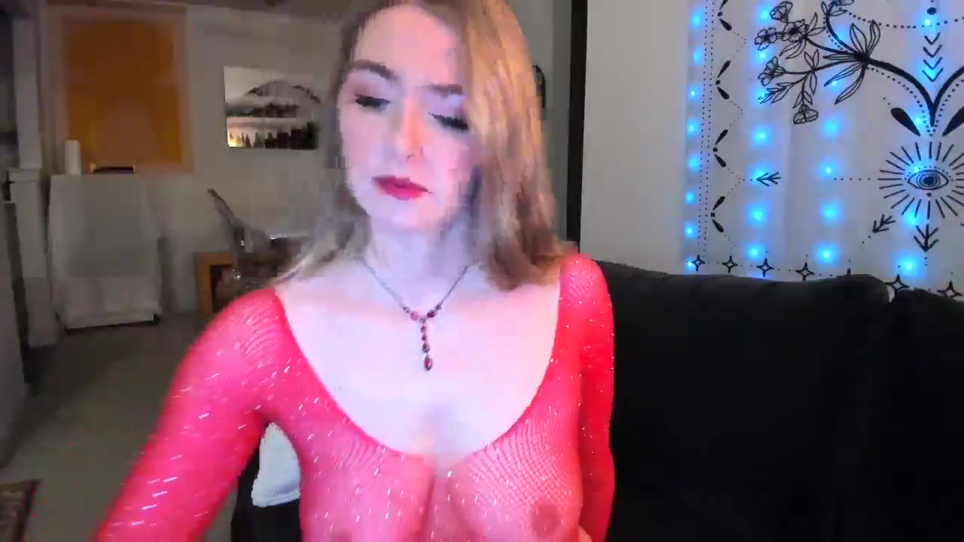 Gallery image thumbnail from JinnaWhite's myfreecams stream on, 12/13/2024, 05:55 image 6 of 20