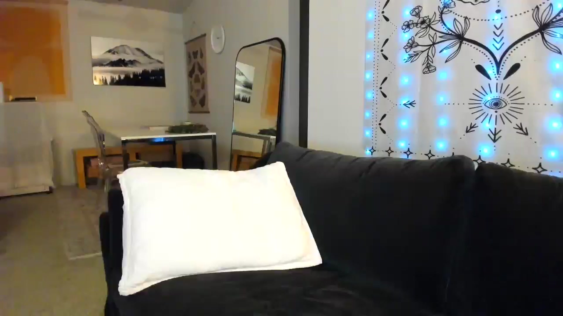 Gallery image thumbnail from JinnaWhite's myfreecams stream on, 12/13/2024, 05:55 image 3 of 20