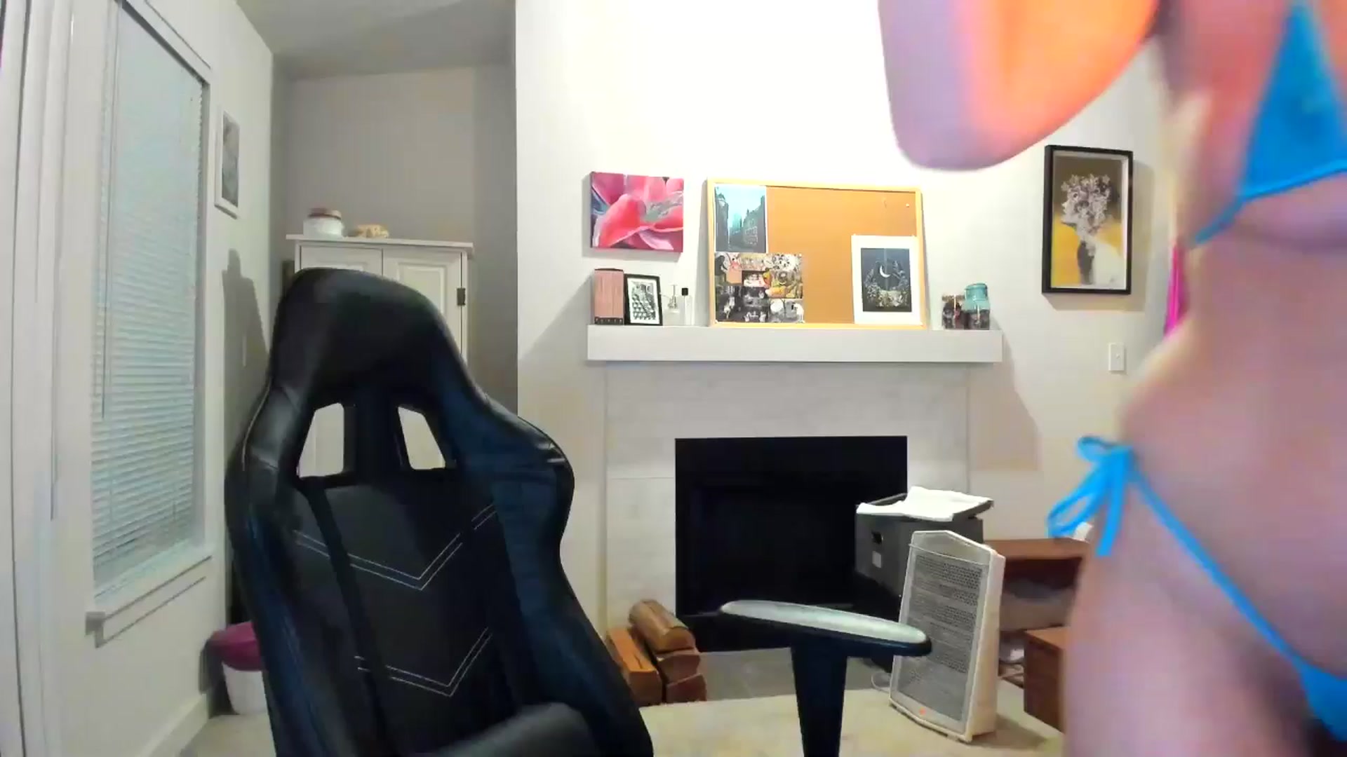 Gallery image thumbnail from JinnaWhite's myfreecams stream on, 12/19/2024, 02:28 image 1 of 20