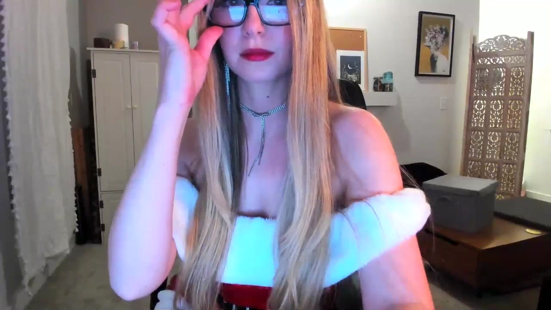 Gallery image thumbnail from JinnaWhite's myfreecams stream on, 12/26/2024, 06:32 image 13 of 20