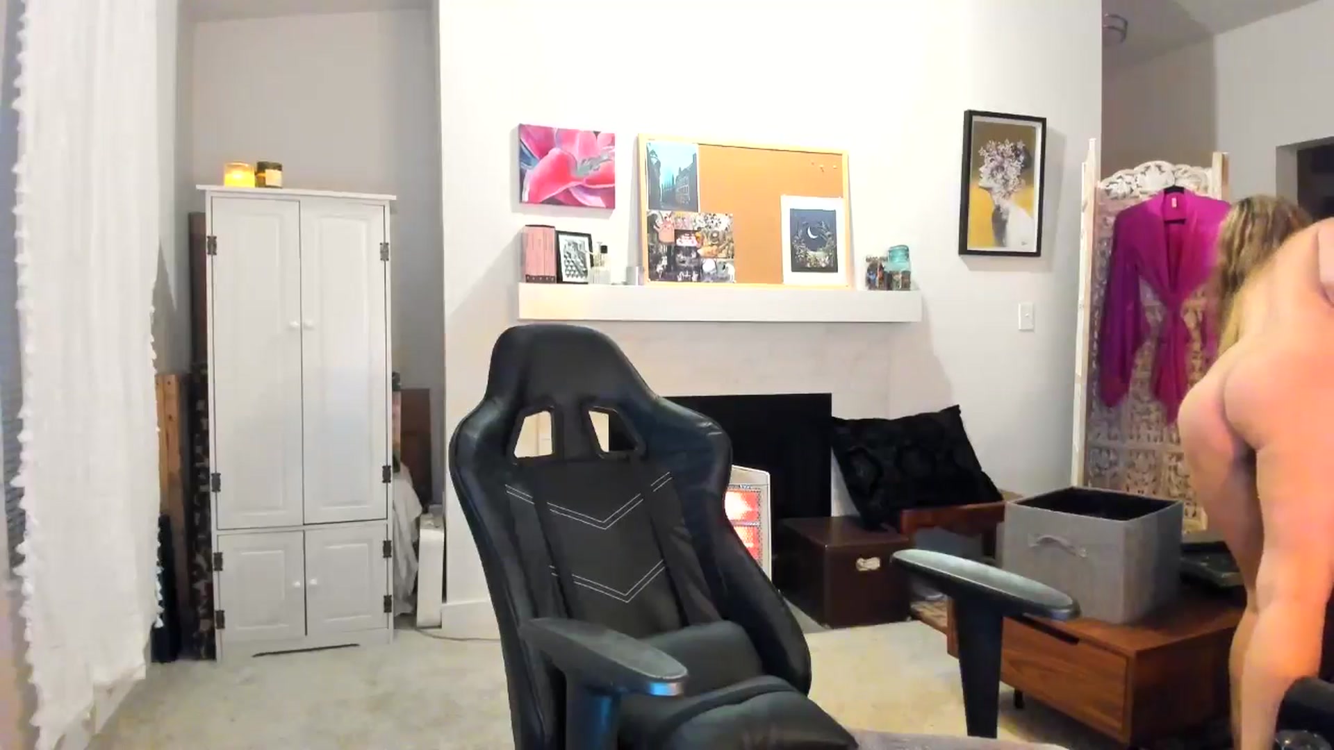 Gallery image thumbnail from JinnaWhite's myfreecams stream on, 01/05/2025, 07:44 image 6 of 20