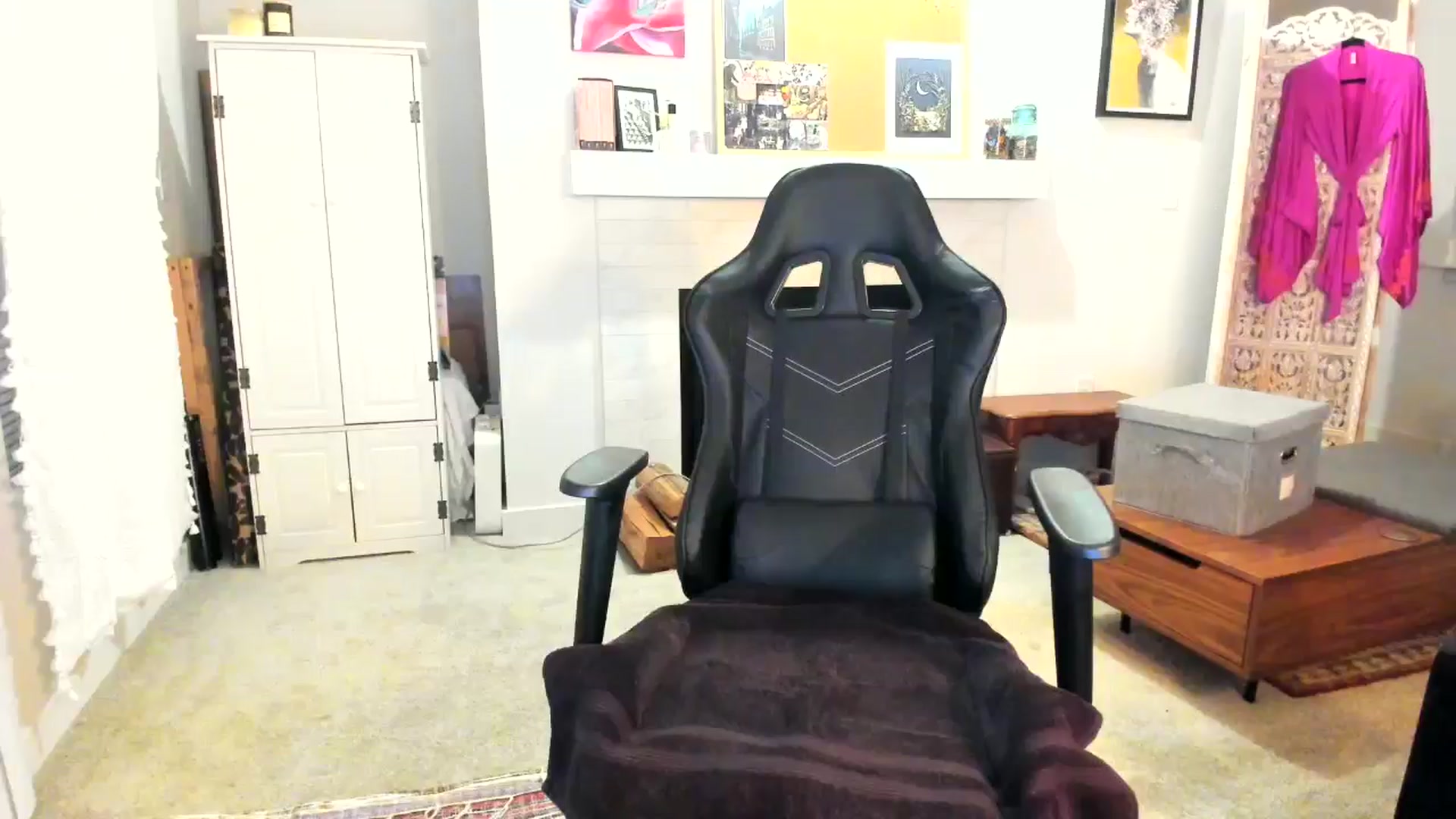 Gallery image thumbnail from JinnaWhite's myfreecams stream on, 01/09/2025, 06:54 image 8 of 20