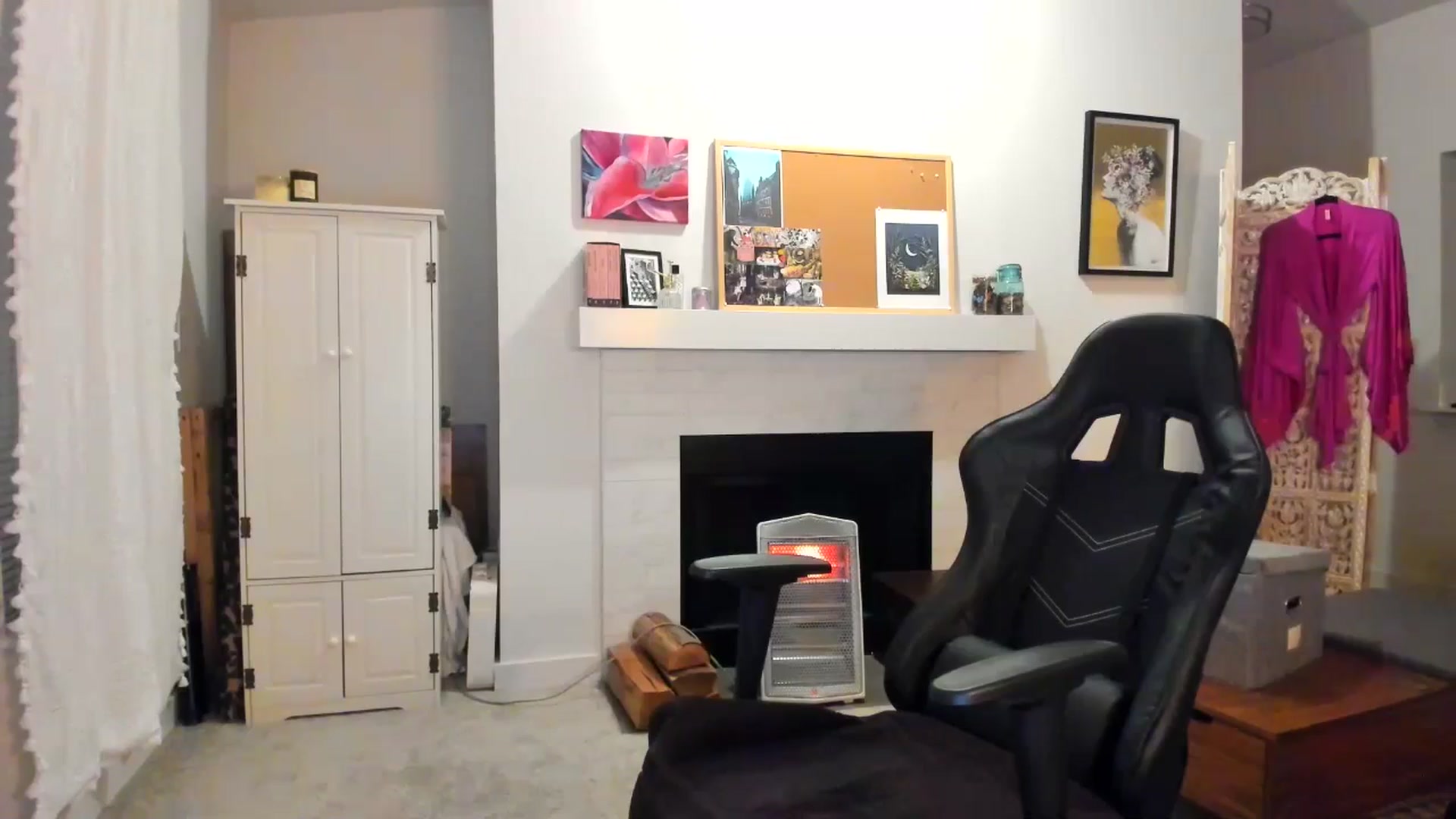 Gallery image thumbnail from JinnaWhite's myfreecams stream on, 01/09/2025, 07:22 image 11 of 20