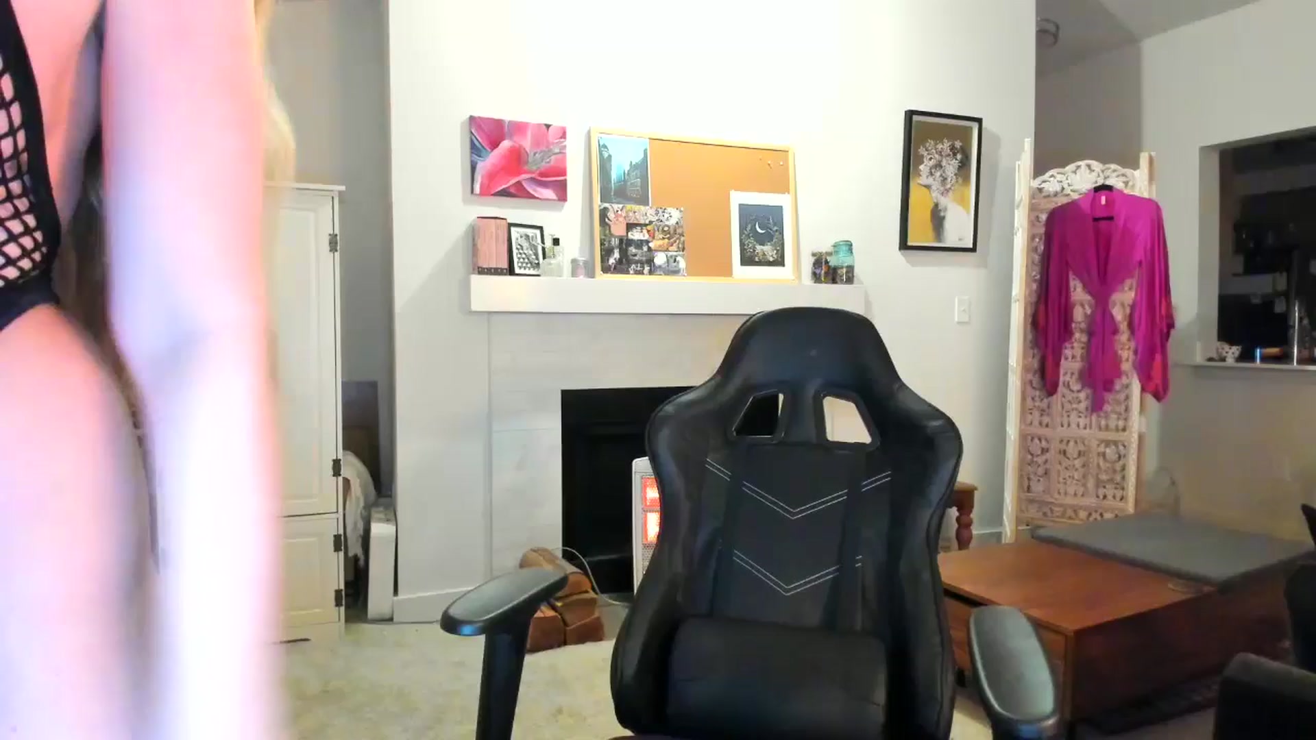 Gallery image thumbnail from JinnaWhite's myfreecams stream on, 01/15/2025, 06:44 image 1 of 20