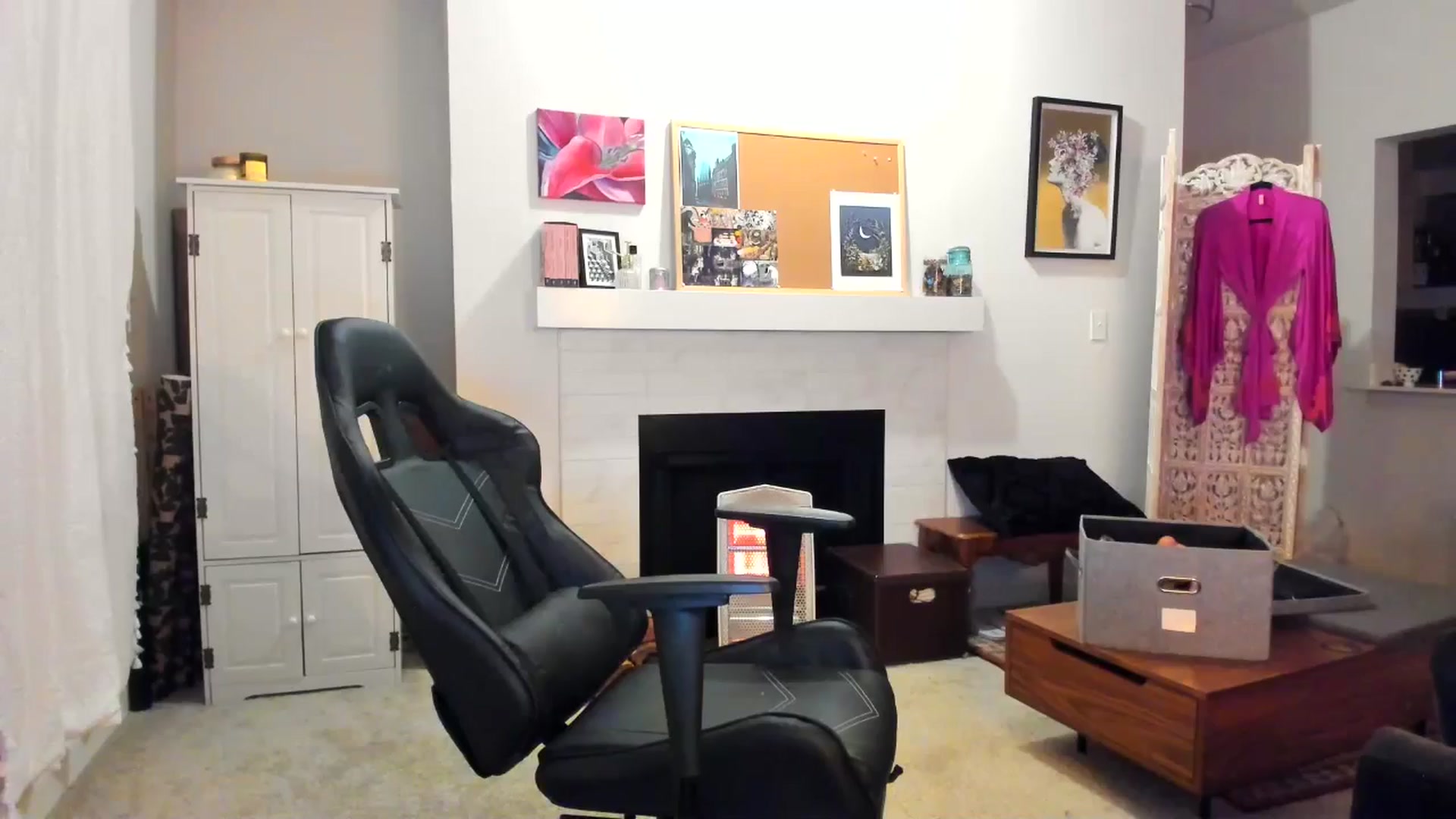 Gallery image thumbnail from JinnaWhite's myfreecams stream on, 01/15/2025, 07:29 image 5 of 20