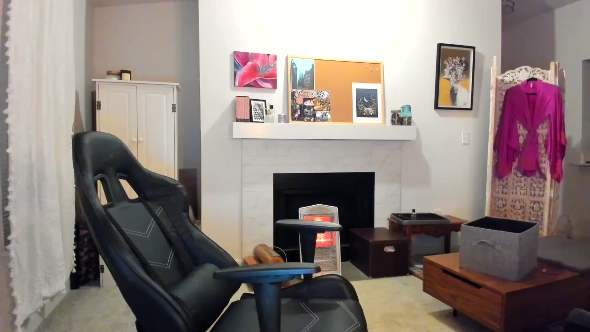 Gallery image thumbnail from JinnaWhite's myfreecams stream on, 01/17/2025, 04:55 image 11 of 20
