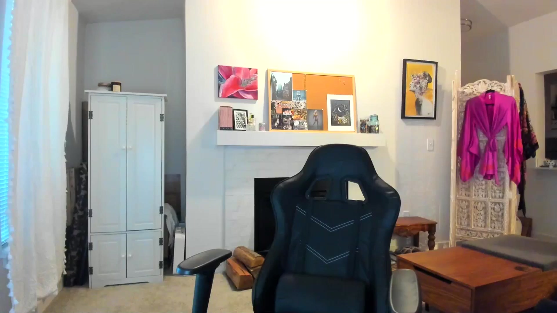 Gallery image thumbnail from JinnaWhite's myfreecams stream on, 01/18/2025, 23:10 image 4 of 20