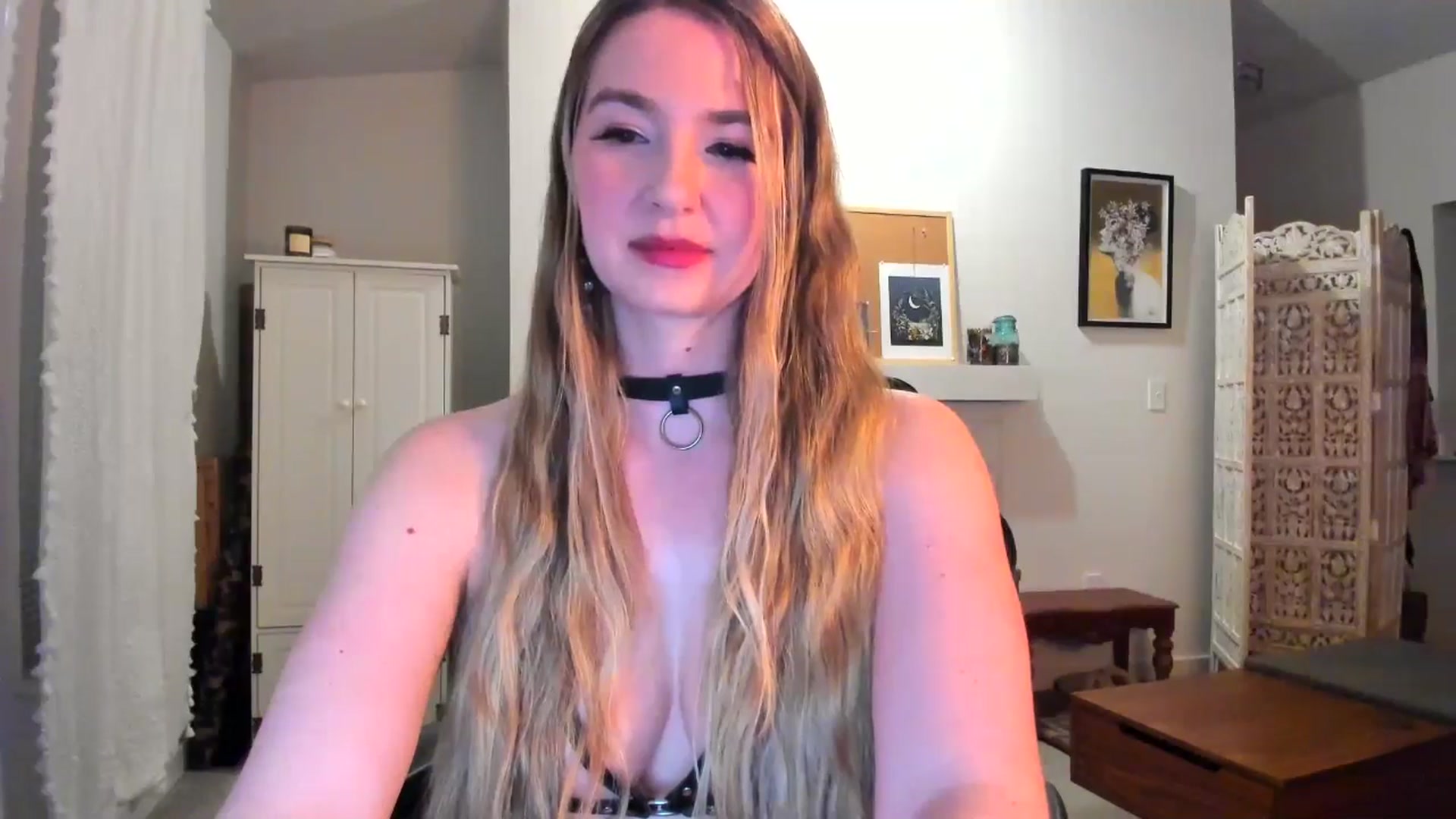 Gallery image thumbnail from JinnaWhite's myfreecams stream on, 02/05/2025, 04:58 image 12 of 20