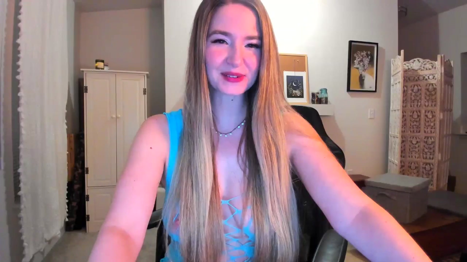 Gallery image thumbnail from JinnaWhite's myfreecams stream on, 02/09/2025, 04:21 image 11 of 20