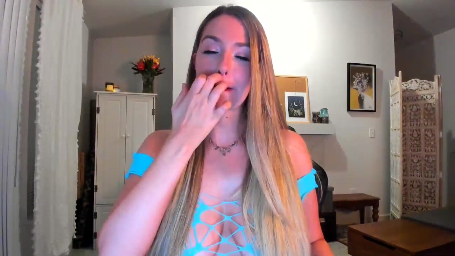 Gallery image thumbnail from JinnaWhite's myfreecams stream on, 02/20/2025, 03:05 image 11 of 20