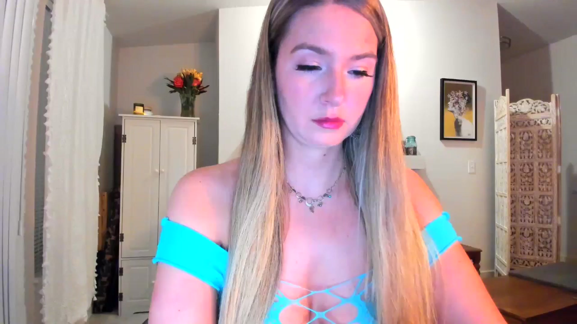 Gallery image thumbnail from JinnaWhite's myfreecams stream on, 02/20/2025, 03:05 image 13 of 20