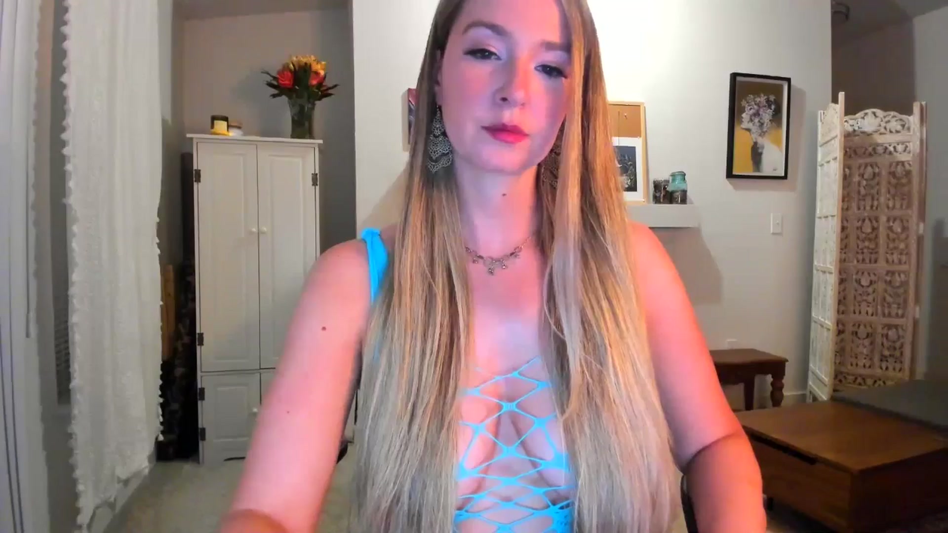 Gallery image thumbnail from JinnaWhite's myfreecams stream on, 02/20/2025, 03:38 image 5 of 20