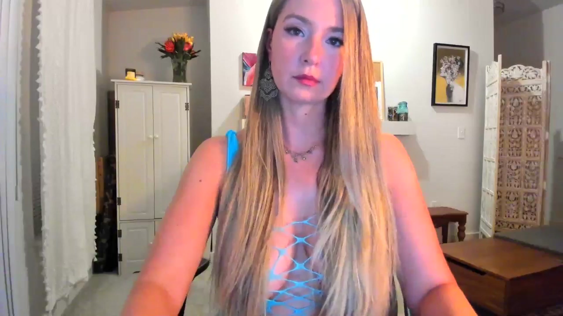 Gallery image thumbnail from JinnaWhite's myfreecams stream on, 02/20/2025, 03:38 image 4 of 20