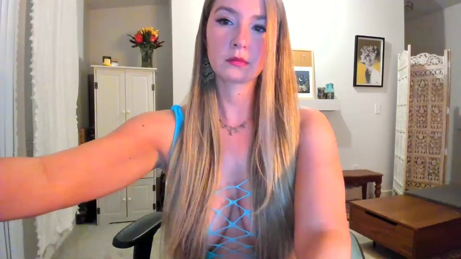 Gallery image thumbnail from JinnaWhite's myfreecams stream on, 02/20/2025, 03:38 image 6 of 20