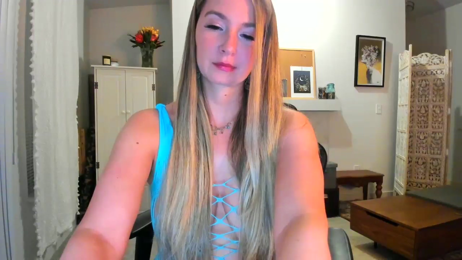 Gallery image thumbnail from JinnaWhite's myfreecams stream on, 02/20/2025, 03:38 image 14 of 20