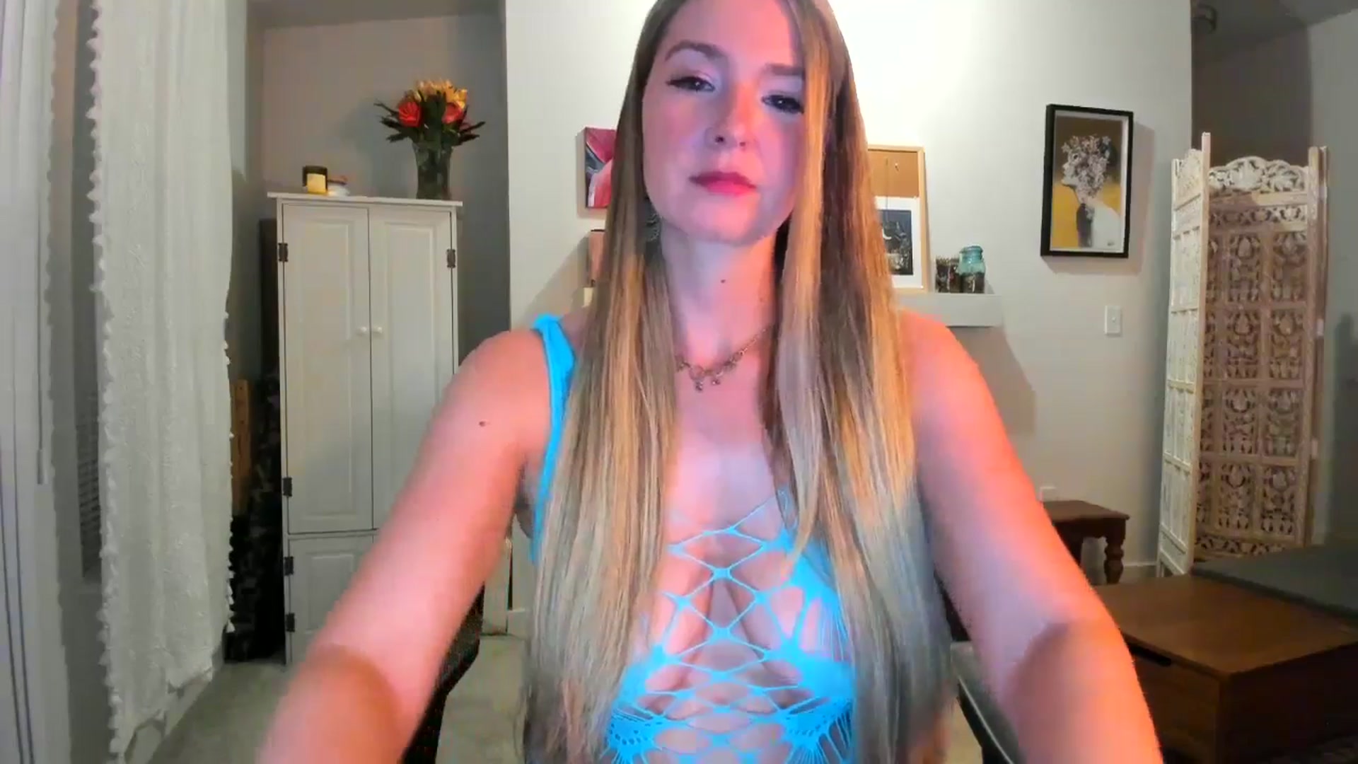Gallery image thumbnail from JinnaWhite's myfreecams stream on, 02/20/2025, 03:38 image 9 of 20