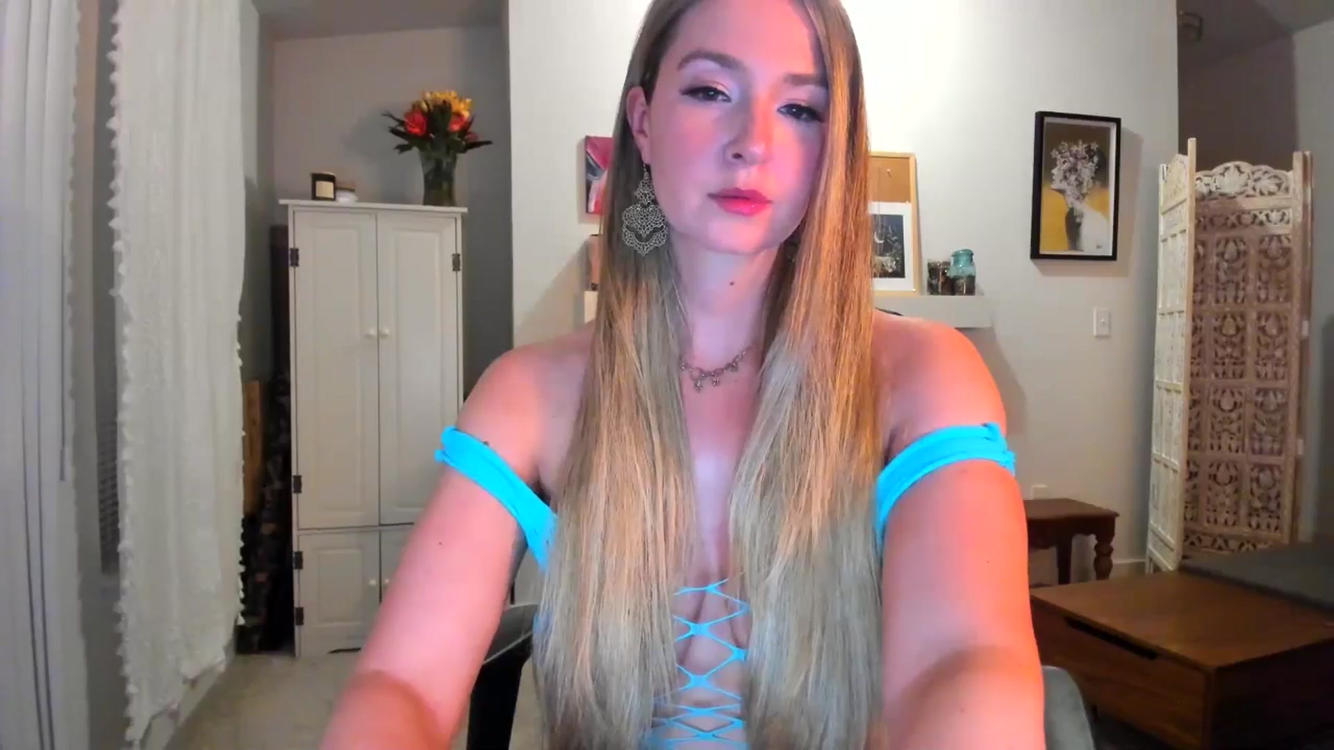 Gallery image thumbnail from JinnaWhite's myfreecams stream on, 02/20/2025, 05:54 image 14 of 20