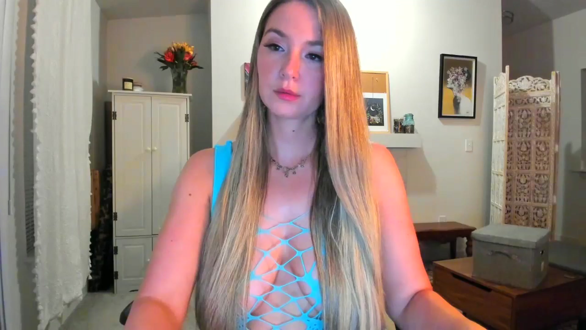 Gallery image thumbnail from JinnaWhite's myfreecams stream on, 02/20/2025, 07:02 image 9 of 20