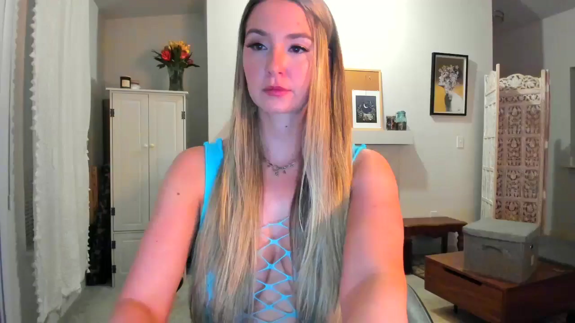 Gallery image thumbnail from JinnaWhite's myfreecams stream on, 02/20/2025, 07:02 image 10 of 20
