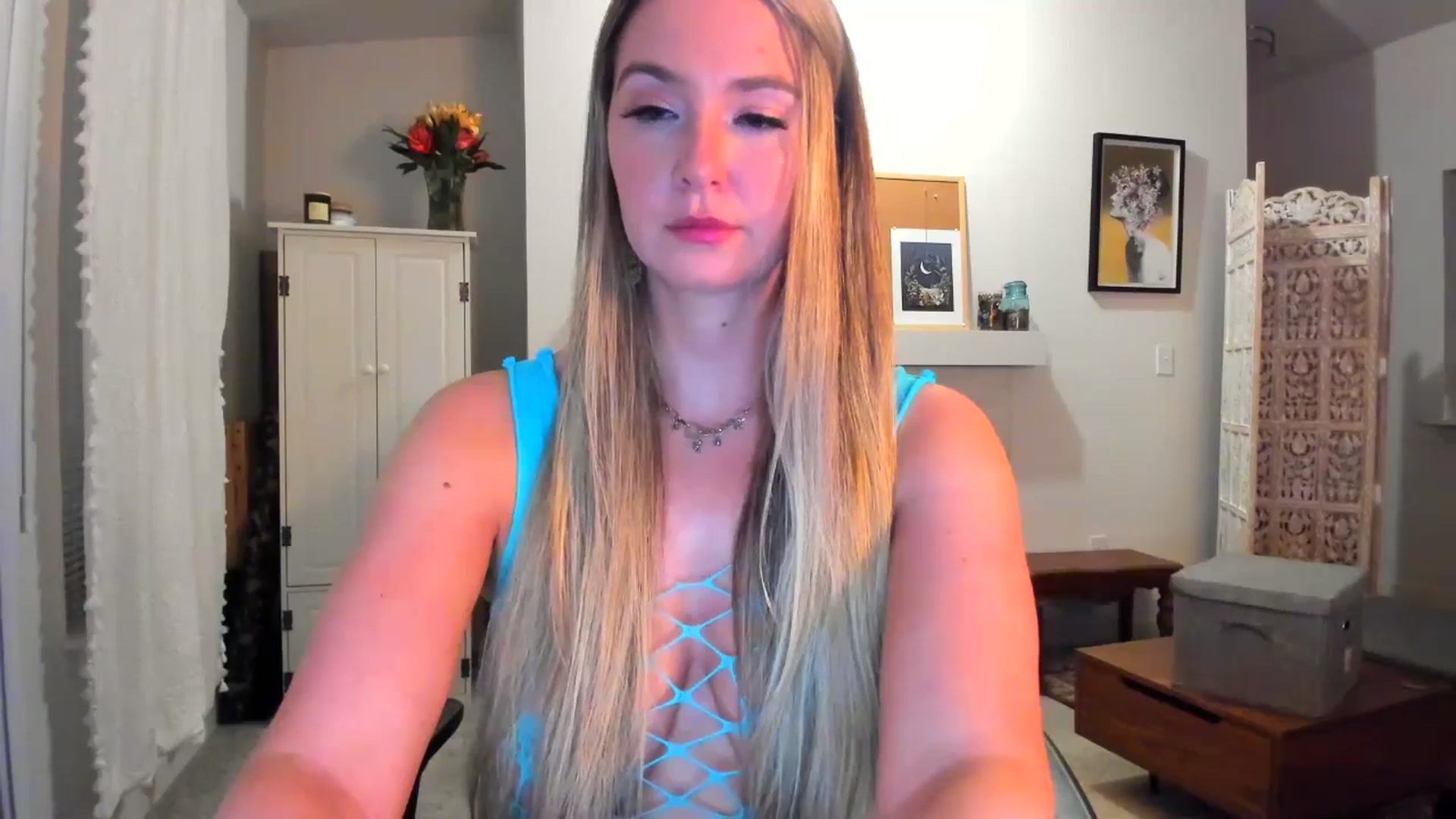 Gallery image thumbnail from JinnaWhite's myfreecams stream on, 02/20/2025, 07:02 image 11 of 20