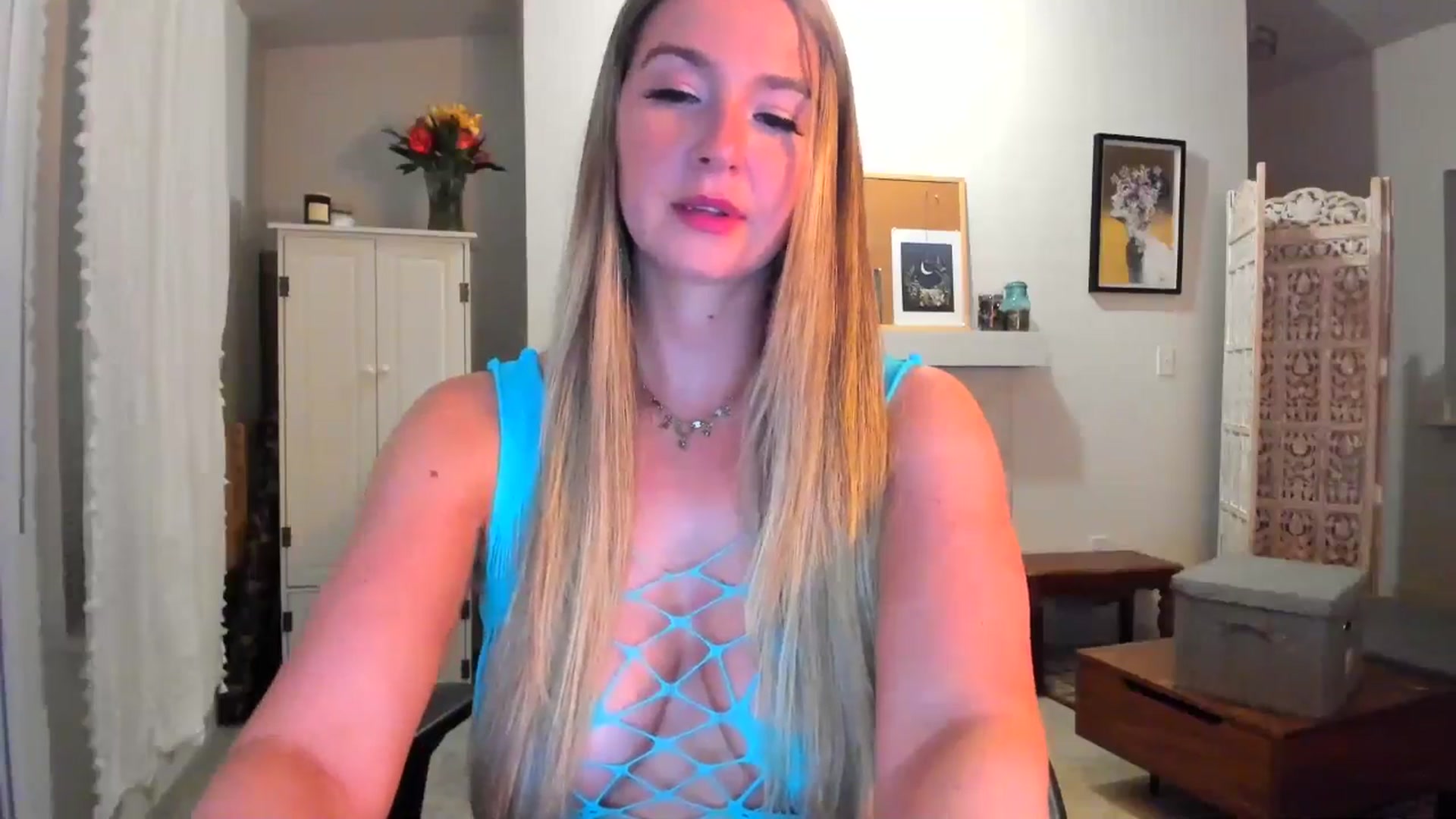 Gallery image thumbnail from JinnaWhite's myfreecams stream on, 02/20/2025, 07:02 image 19 of 20
