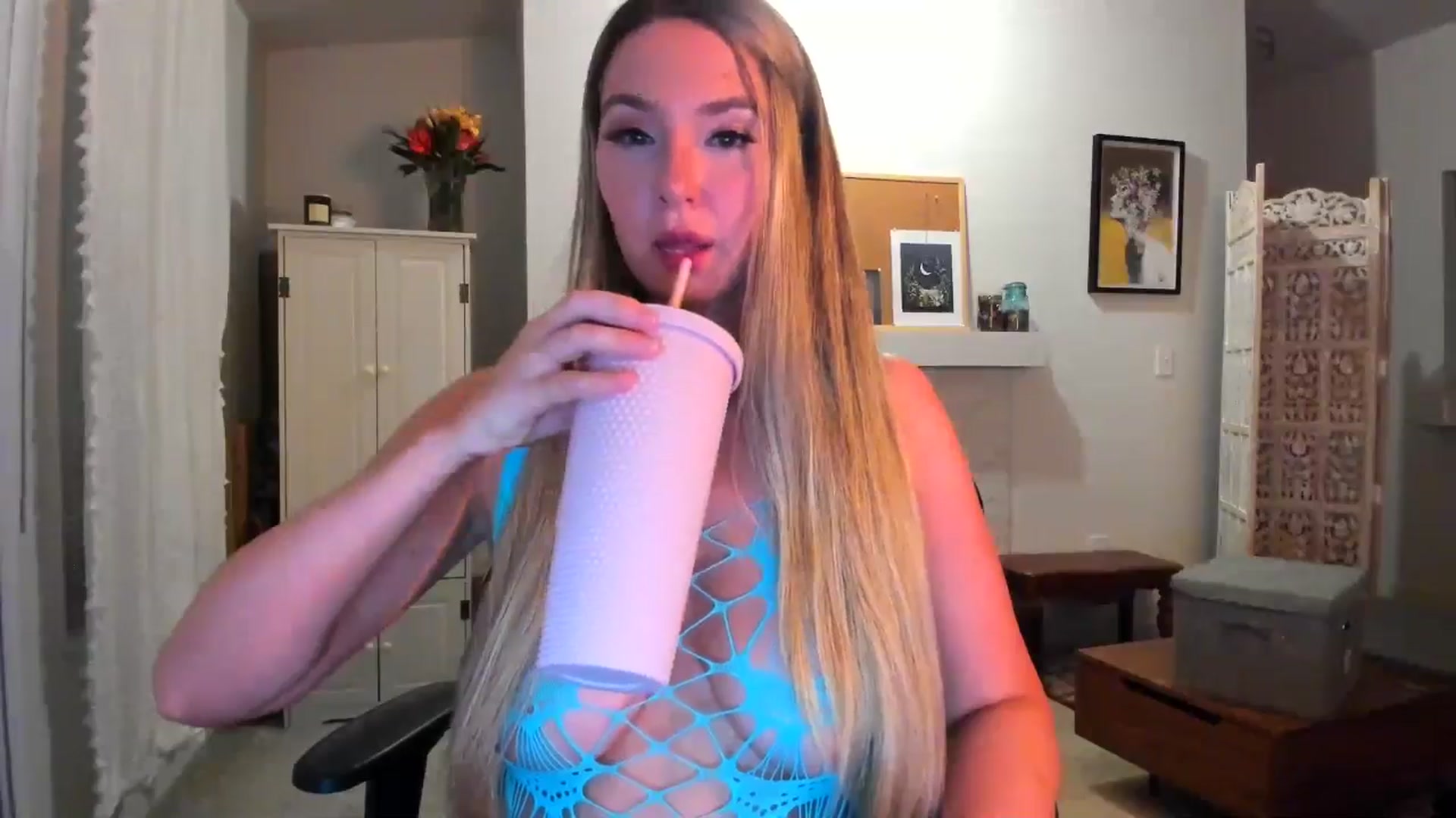 Gallery image thumbnail from JinnaWhite's myfreecams stream on, 02/20/2025, 07:02 image 15 of 20