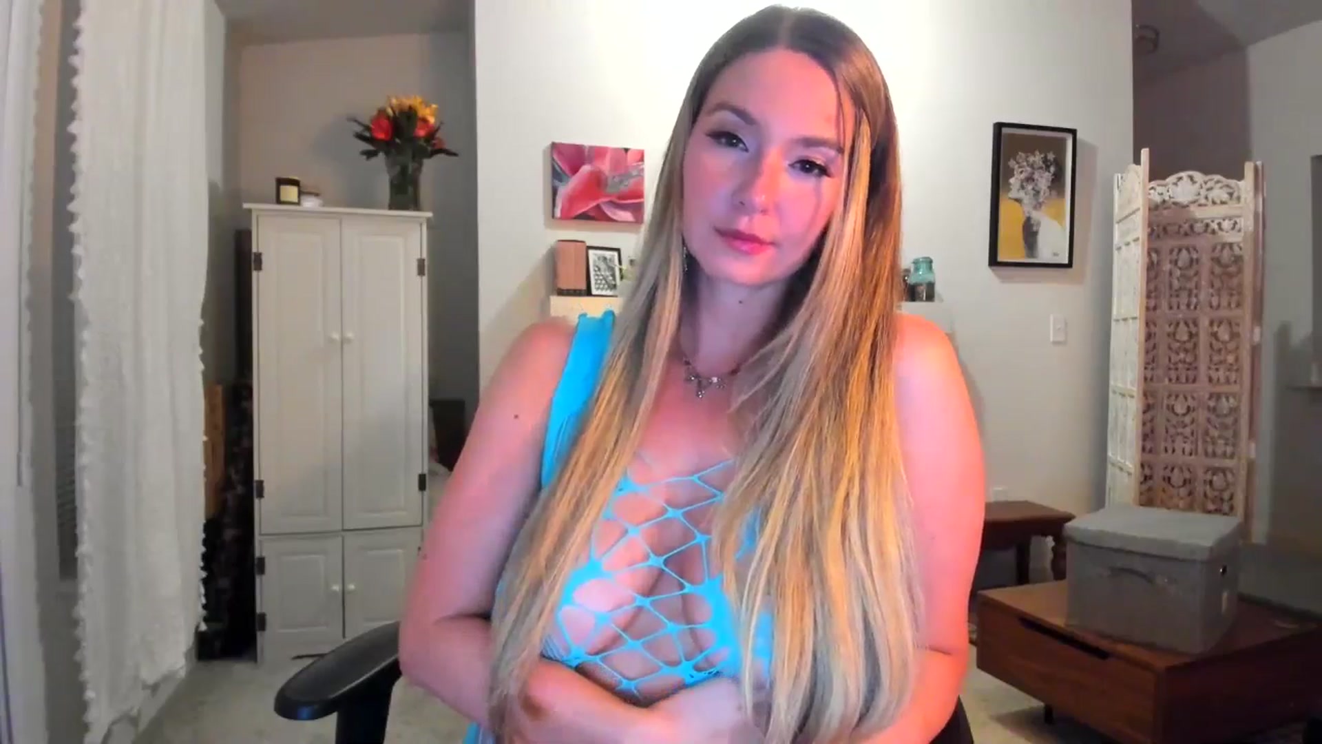 Gallery image thumbnail from JinnaWhite's myfreecams stream on, 02/20/2025, 07:02 image 18 of 20