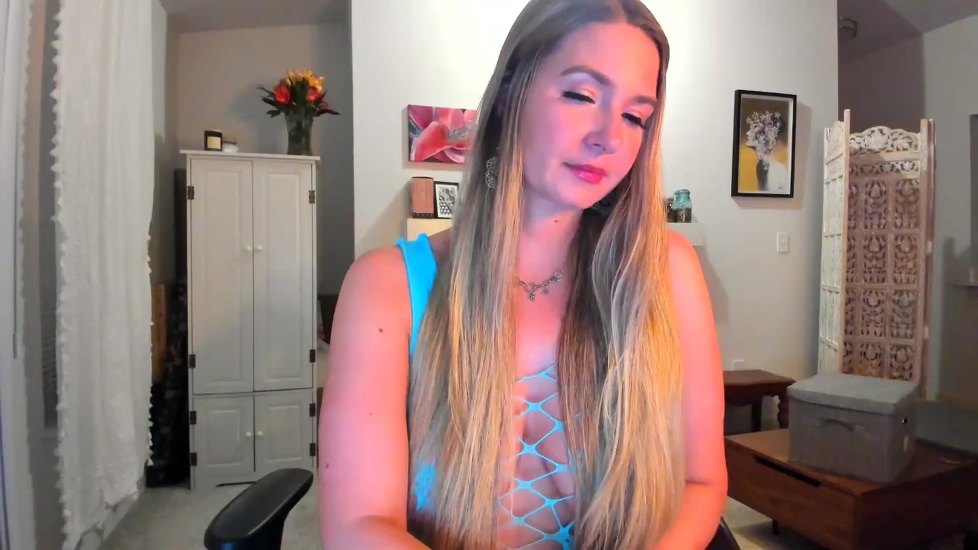 Gallery image thumbnail from JinnaWhite's myfreecams stream on, 02/20/2025, 07:02 image 12 of 20