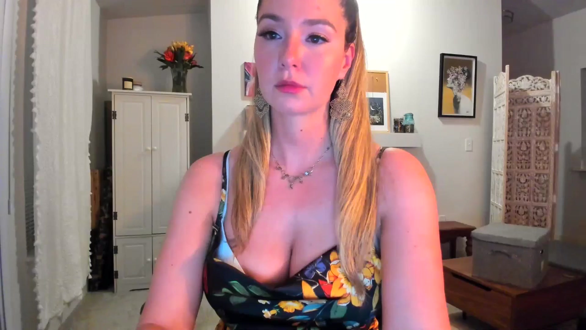 Gallery image thumbnail from JinnaWhite's myfreecams stream on, 02/20/2025, 07:02 image 3 of 20