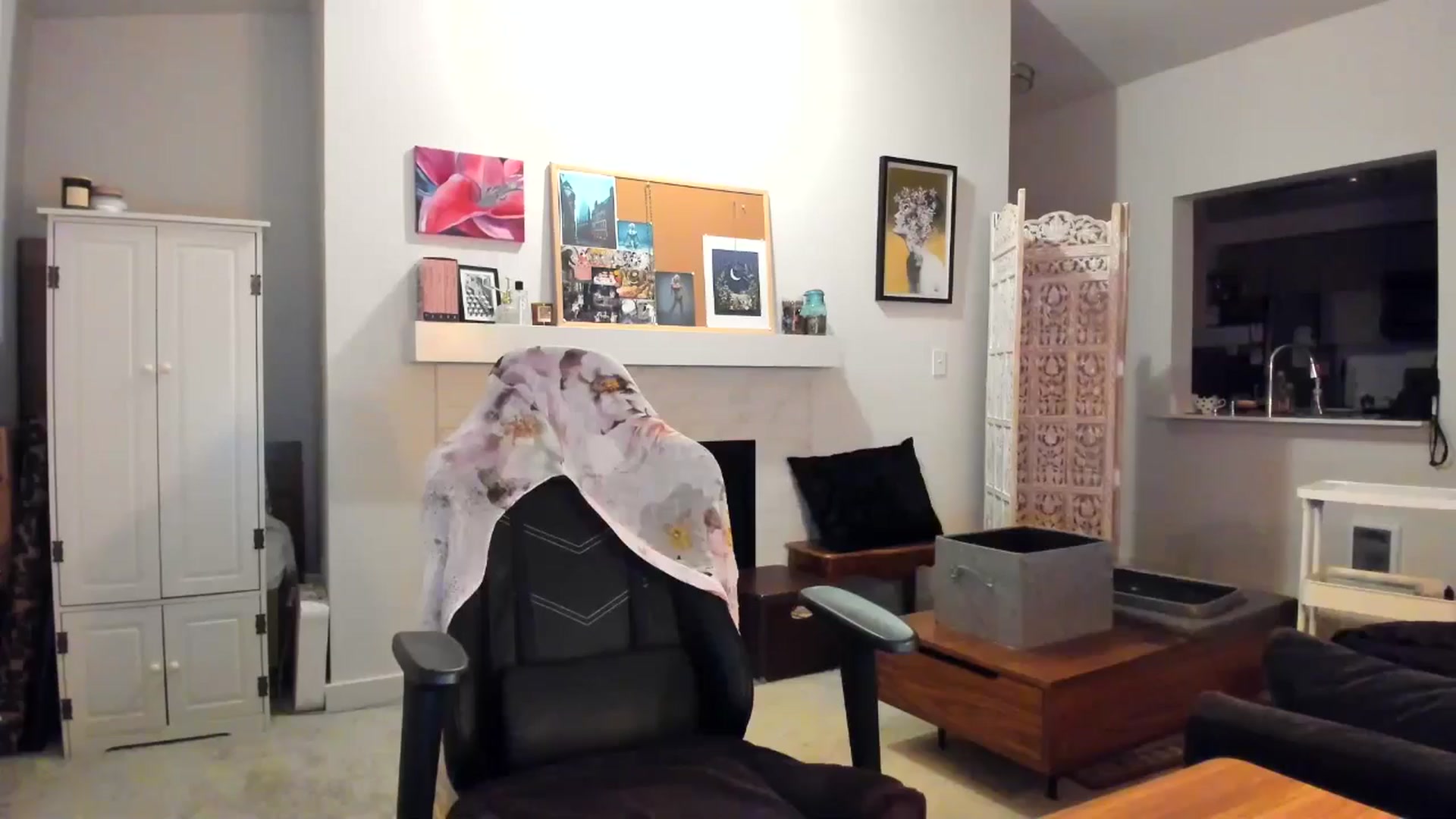 Gallery image thumbnail from JinnaWhite's myfreecams stream on, 02/23/2025, 03:44 image 16 of 20