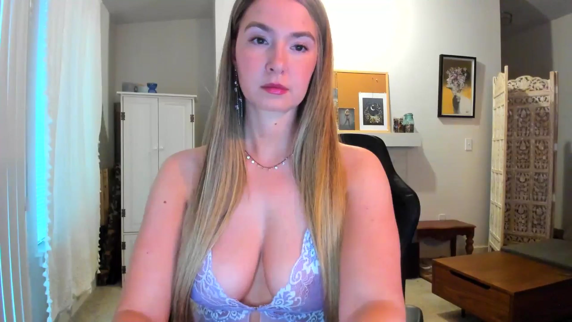 Gallery image thumbnail from JinnaWhite's myfreecams stream on, 03/02/2025, 22:48 image 3 of 20