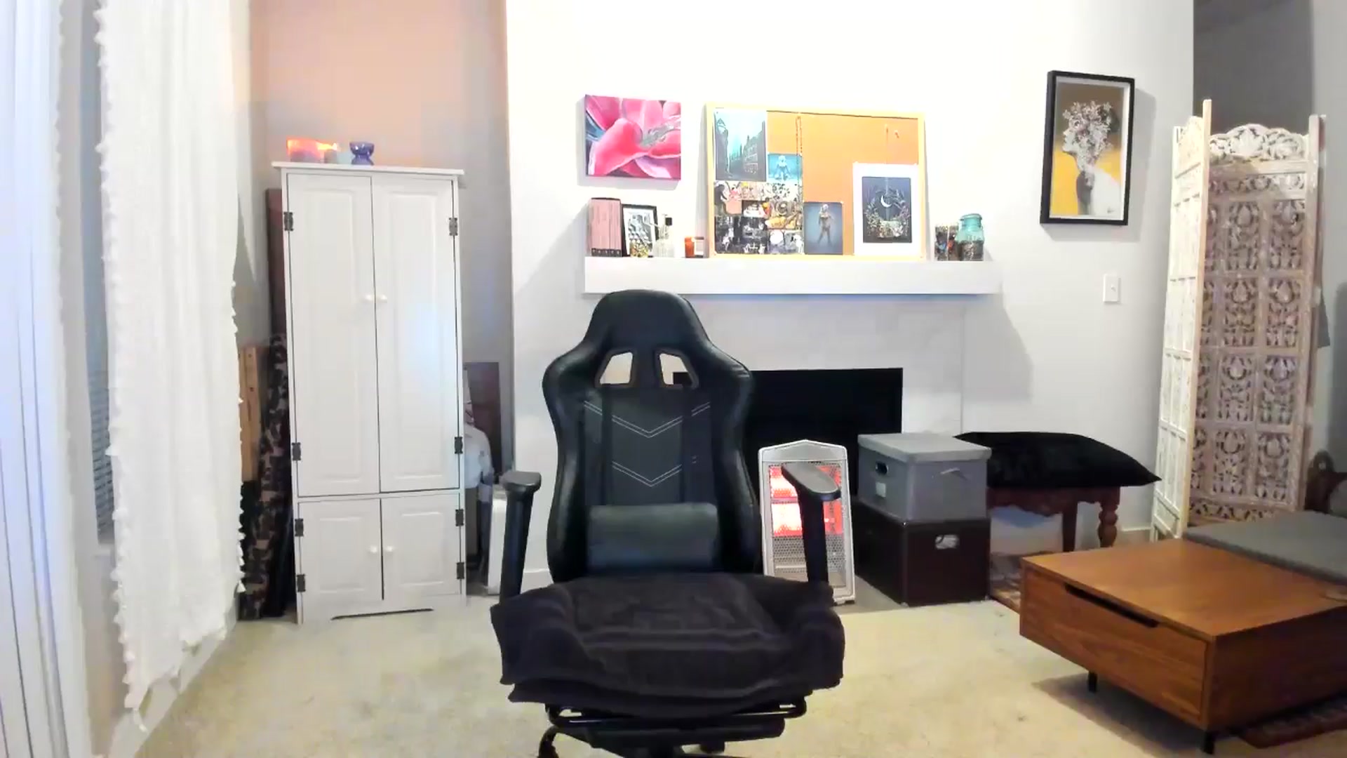 Gallery image thumbnail from JinnaWhite's myfreecams stream on, 03/09/2025, 03:00 image 20 of 20