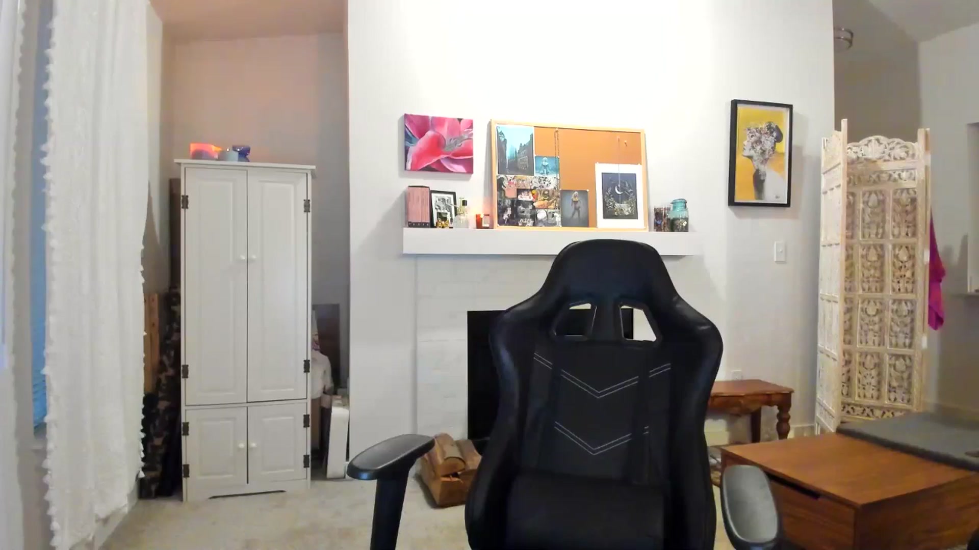 Gallery image thumbnail from JinnaWhite's myfreecams stream on, 03/12/2025, 01:50 image 5 of 20
