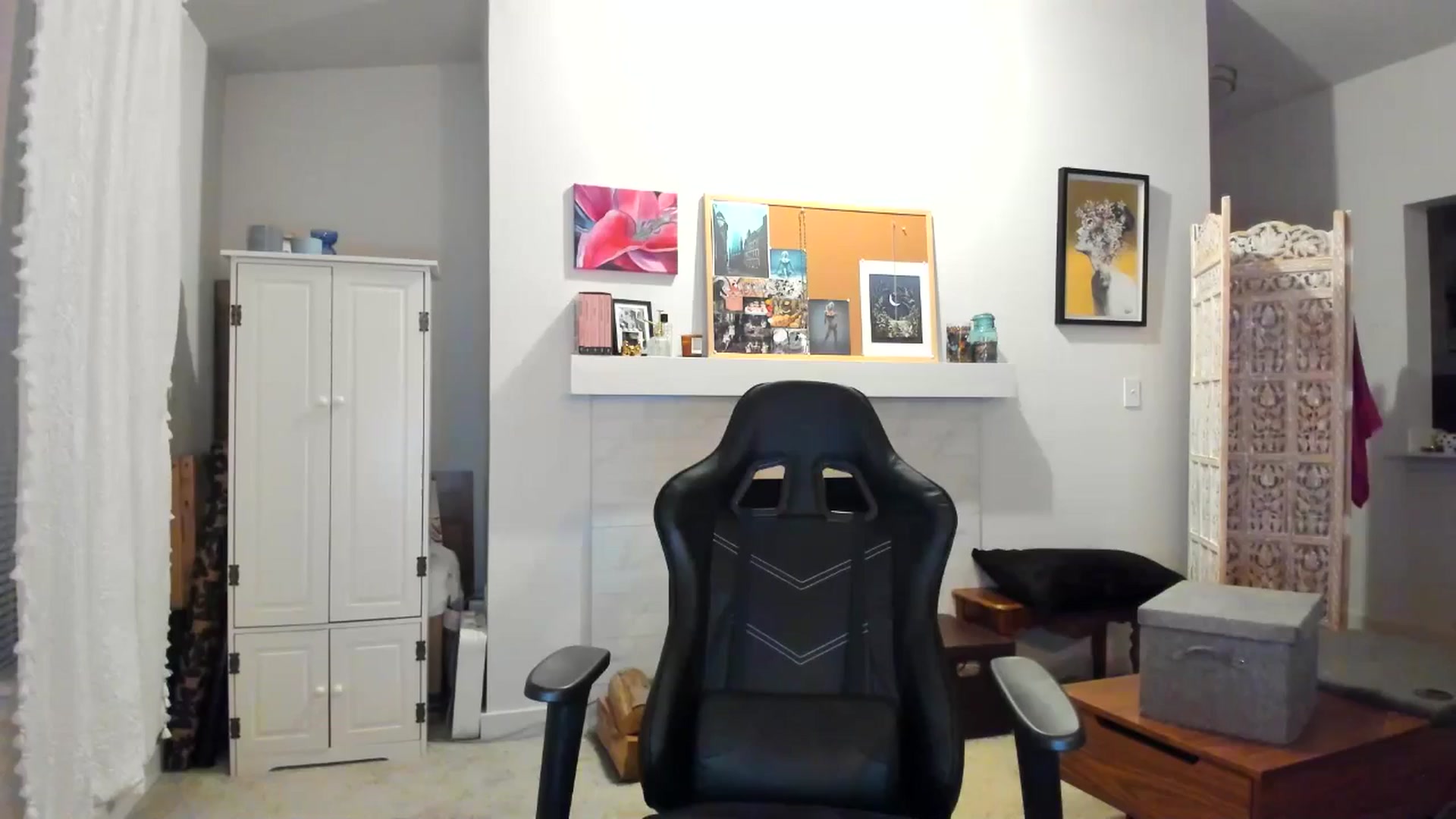 Gallery image thumbnail from JinnaWhite's myfreecams stream on, 03/12/2025, 04:17 image 13 of 20