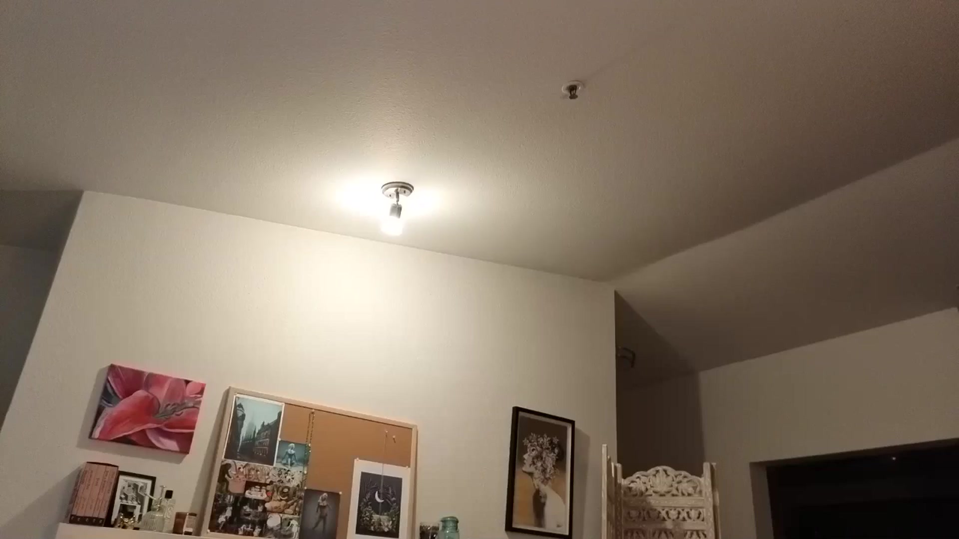 Gallery image thumbnail from JinnaWhite's myfreecams stream on, 03/19/2025, 24:01 image 1 of 20