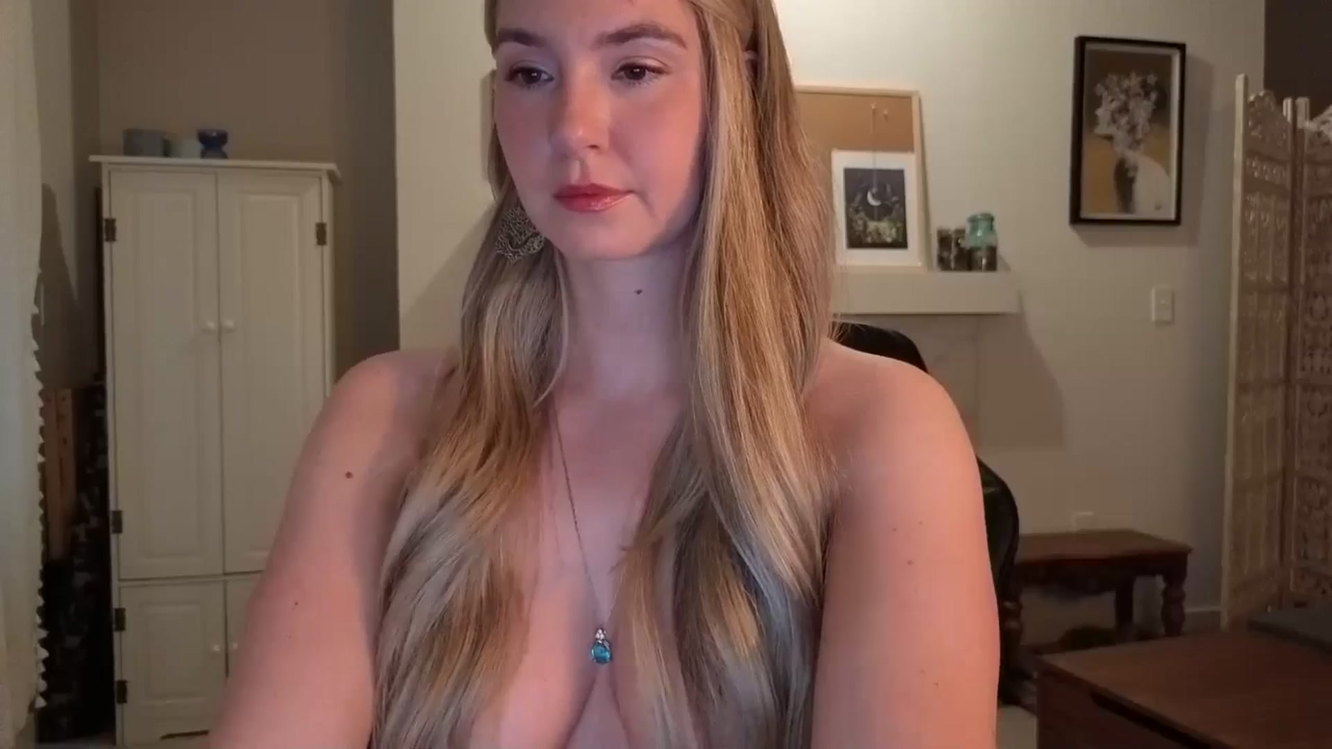 Gallery image thumbnail from JinnaWhite's myfreecams stream on, 03/23/2025, 24:42 image 16 of 20