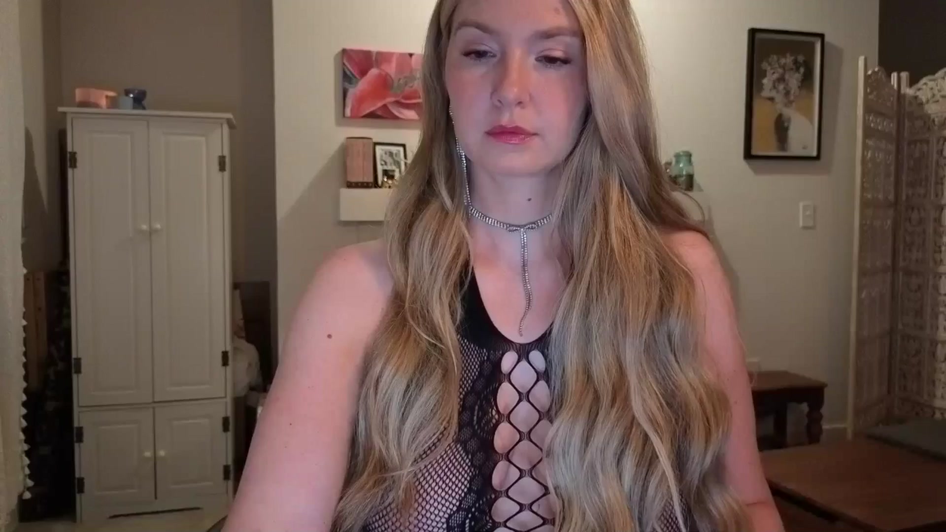 Gallery image thumbnail from JinnaWhite's myfreecams stream on, 03/29/2025, 02:04 image 13 of 20