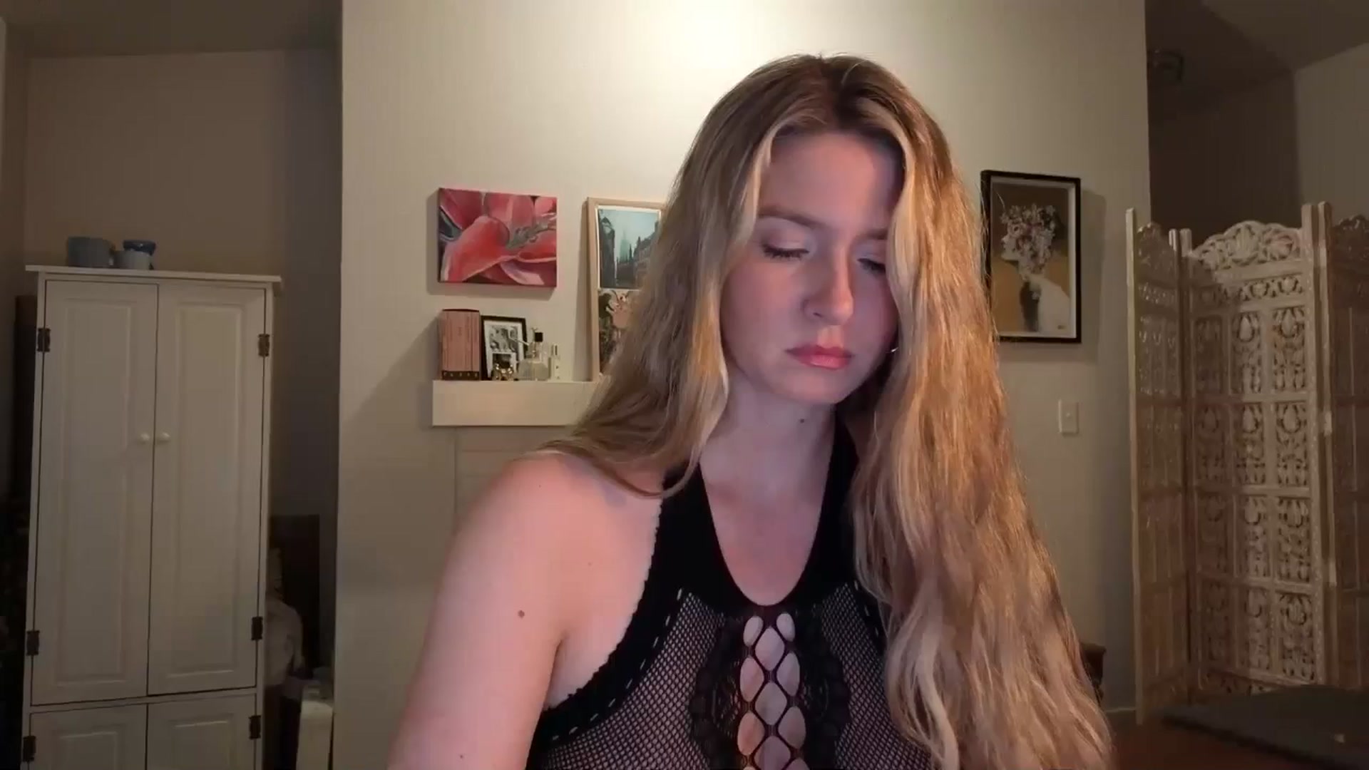 Gallery image thumbnail from JinnaWhite's myfreecams stream on, 04/29/2025, 03:55 image 1 of 20