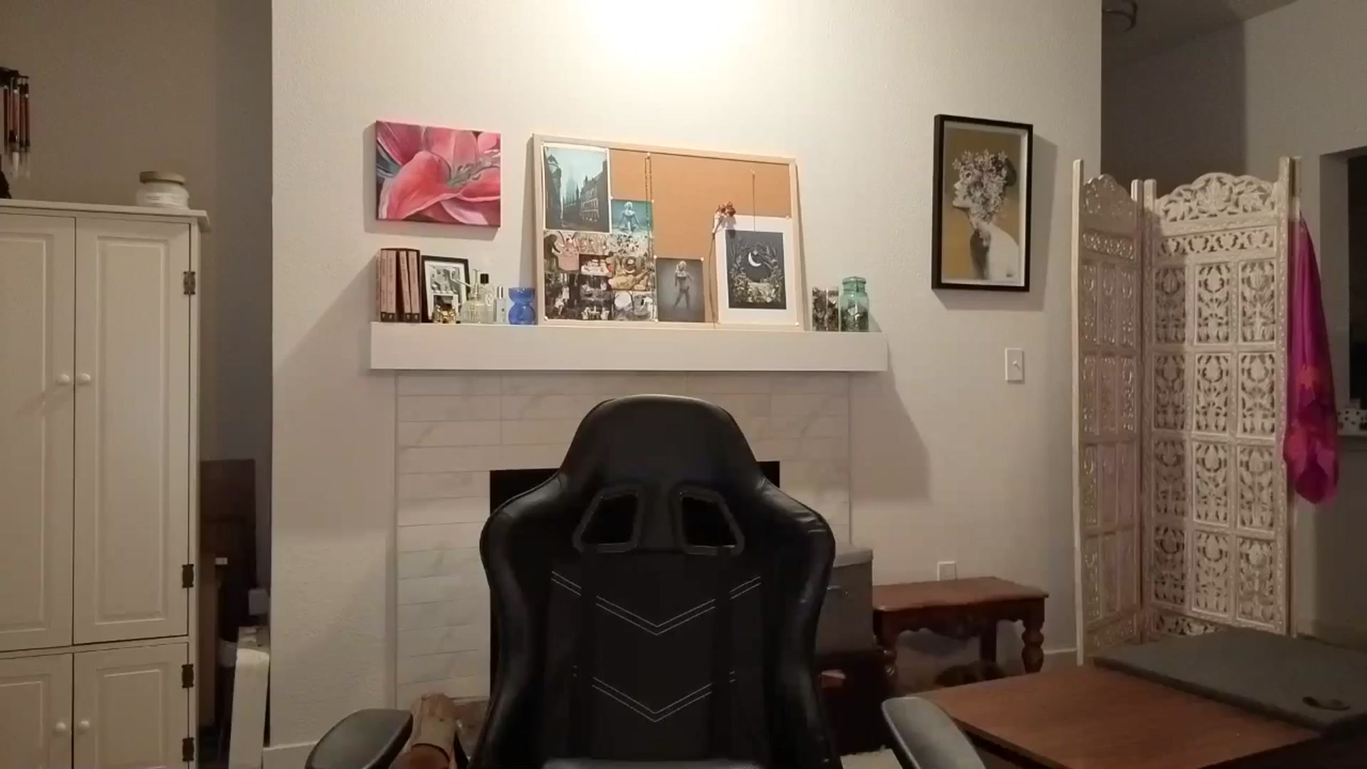 Gallery image thumbnail from JinnaWhite's myfreecams stream on, 06/21/2025, 03:35 image 16 of 20