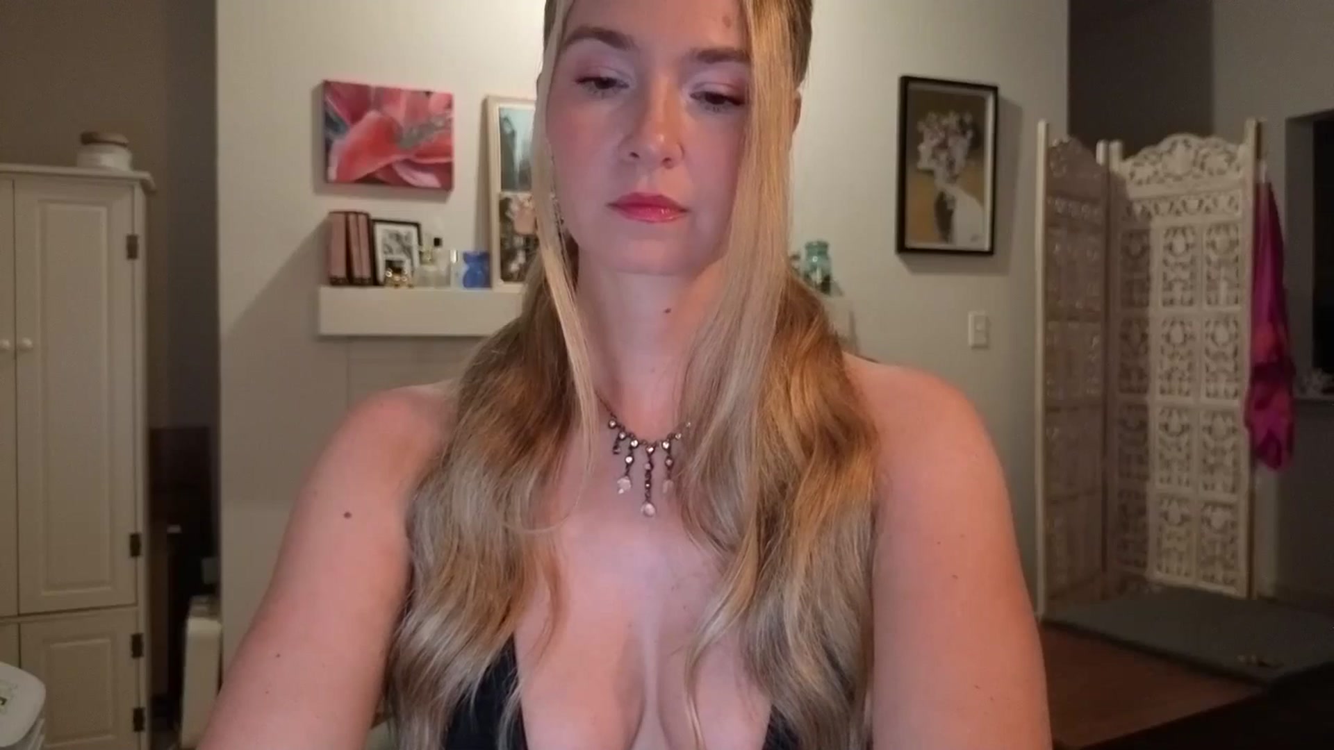 Gallery image thumbnail from JinnaWhite's myfreecams stream on, 07/02/2025, 05:43 image 7 of 20