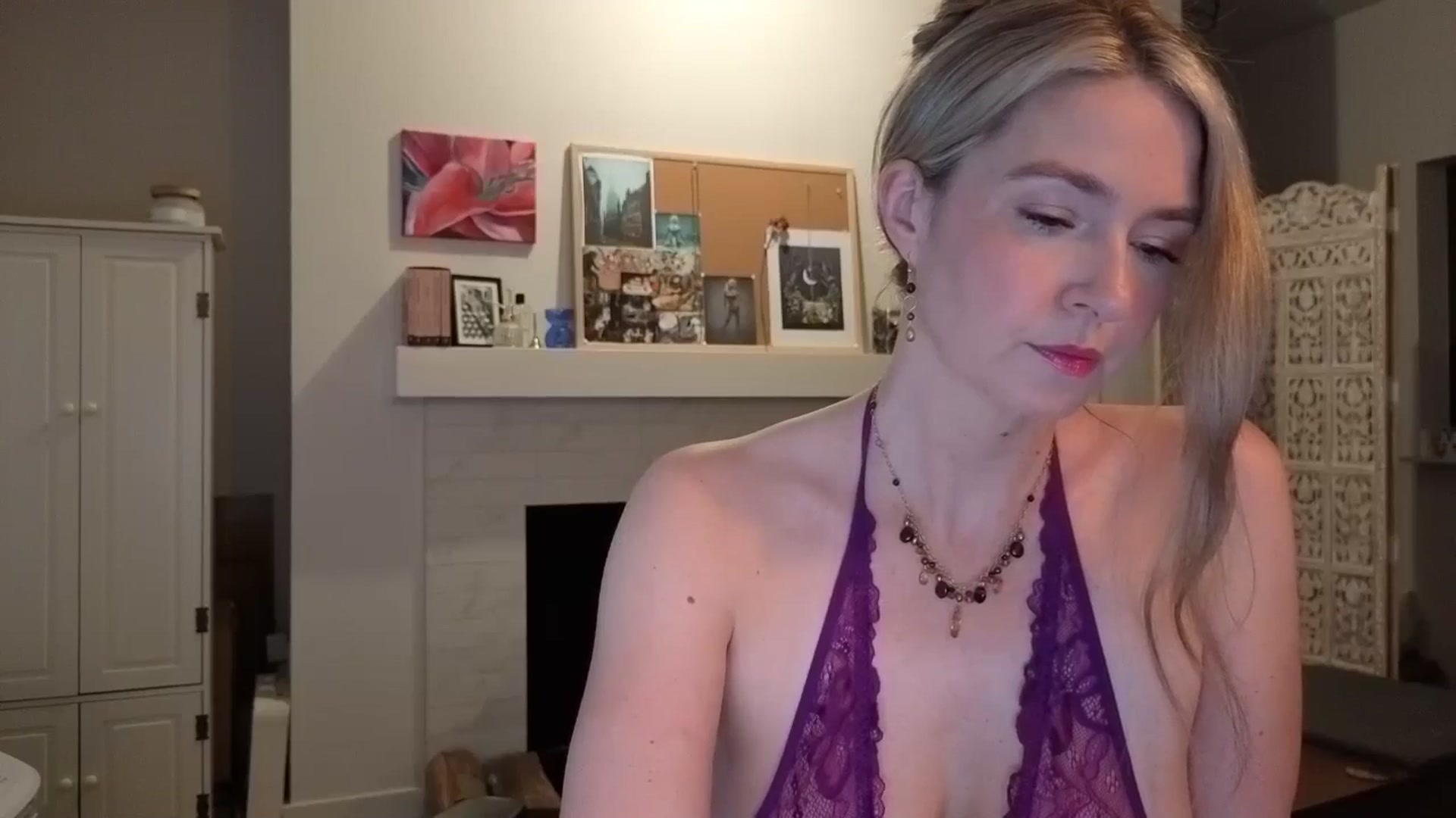 Gallery image thumbnail from JinnaWhite's myfreecams stream on, 07/25/2025, 03:01 image 15 of 20