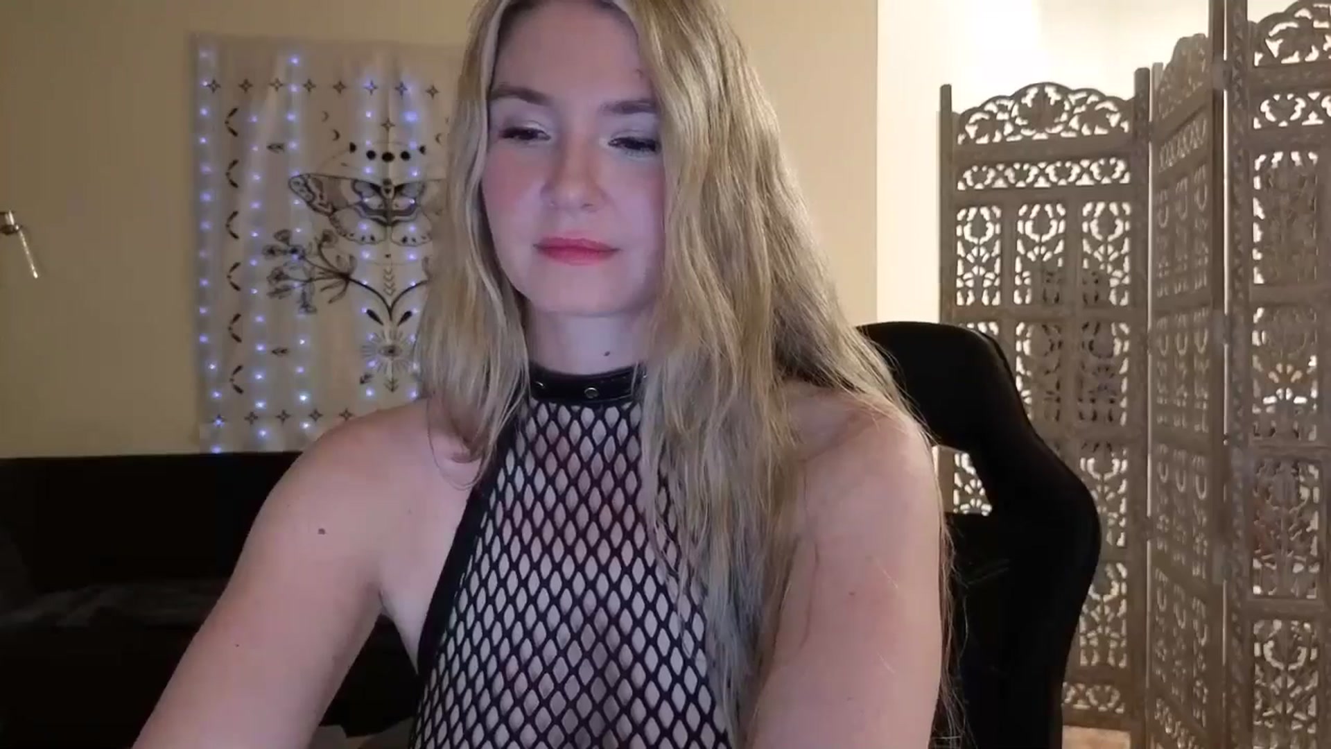 Gallery image thumbnail from JinnaWhite's myfreecams stream on, 08/08/2025, 05:33 image 19 of 20