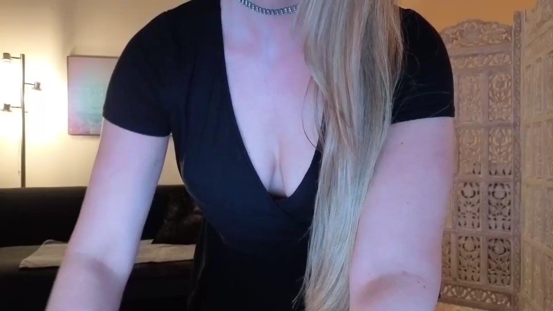 Gallery image thumbnail from JinnaWhite's myfreecams stream on, 10/08/2025, 03:58 image 3 of 20