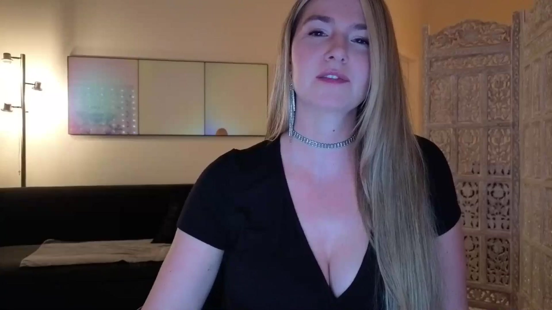 Gallery image thumbnail from JinnaWhite's myfreecams stream on, 10/08/2025, 03:58 image 4 of 20