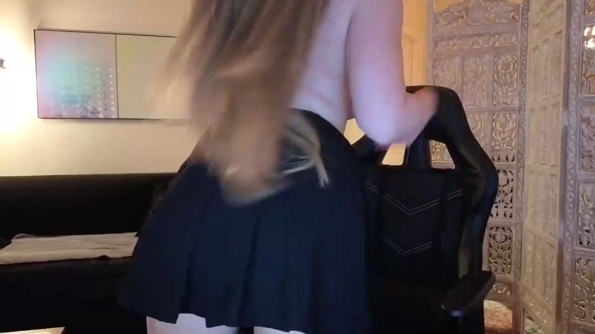 Gallery image thumbnail from JinnaWhite's myfreecams stream on, 10/08/2025, 04:54 image 6 of 20