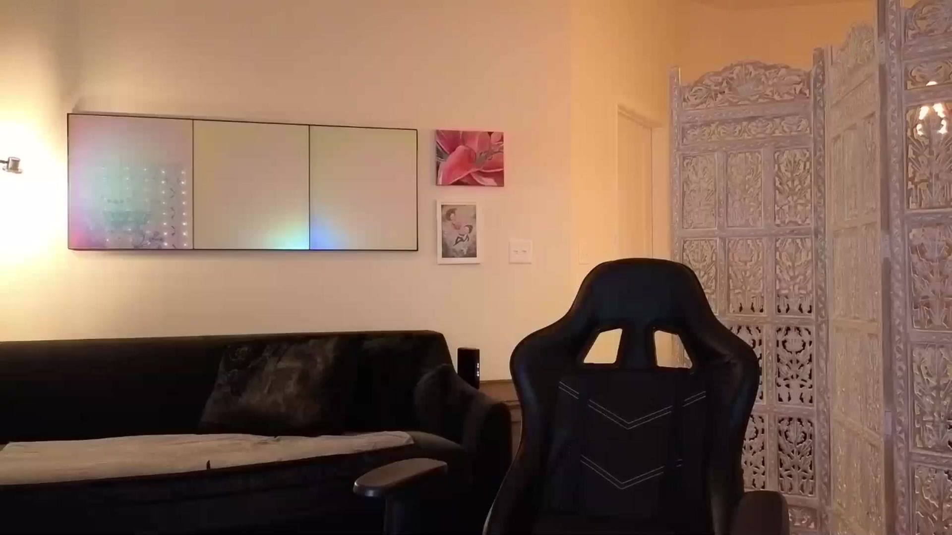 Gallery image thumbnail from JinnaWhite's myfreecams stream on, 10/17/2025, 02:38 image 1 of 20