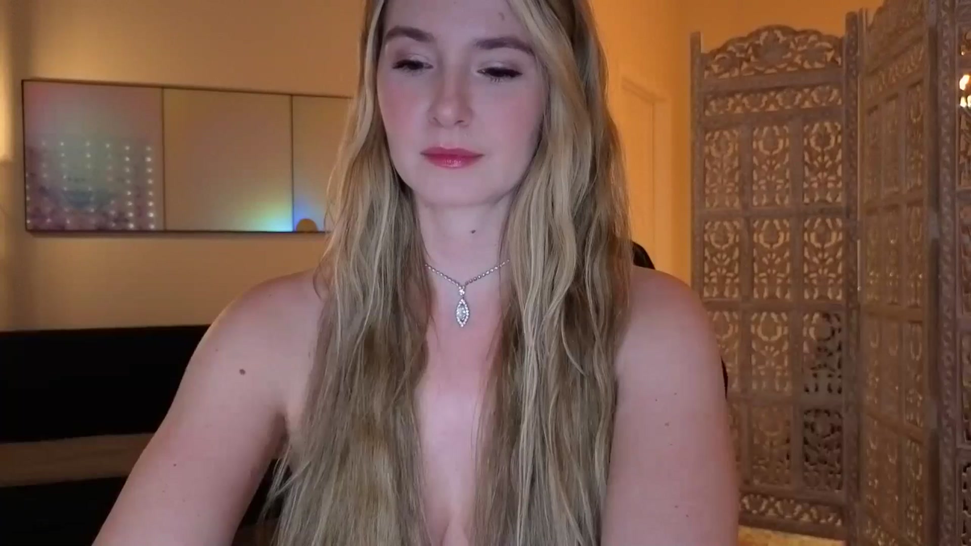 Gallery image thumbnail from JinnaWhite's myfreecams stream on, 11/26/2025, 07:22 image 17 of 20