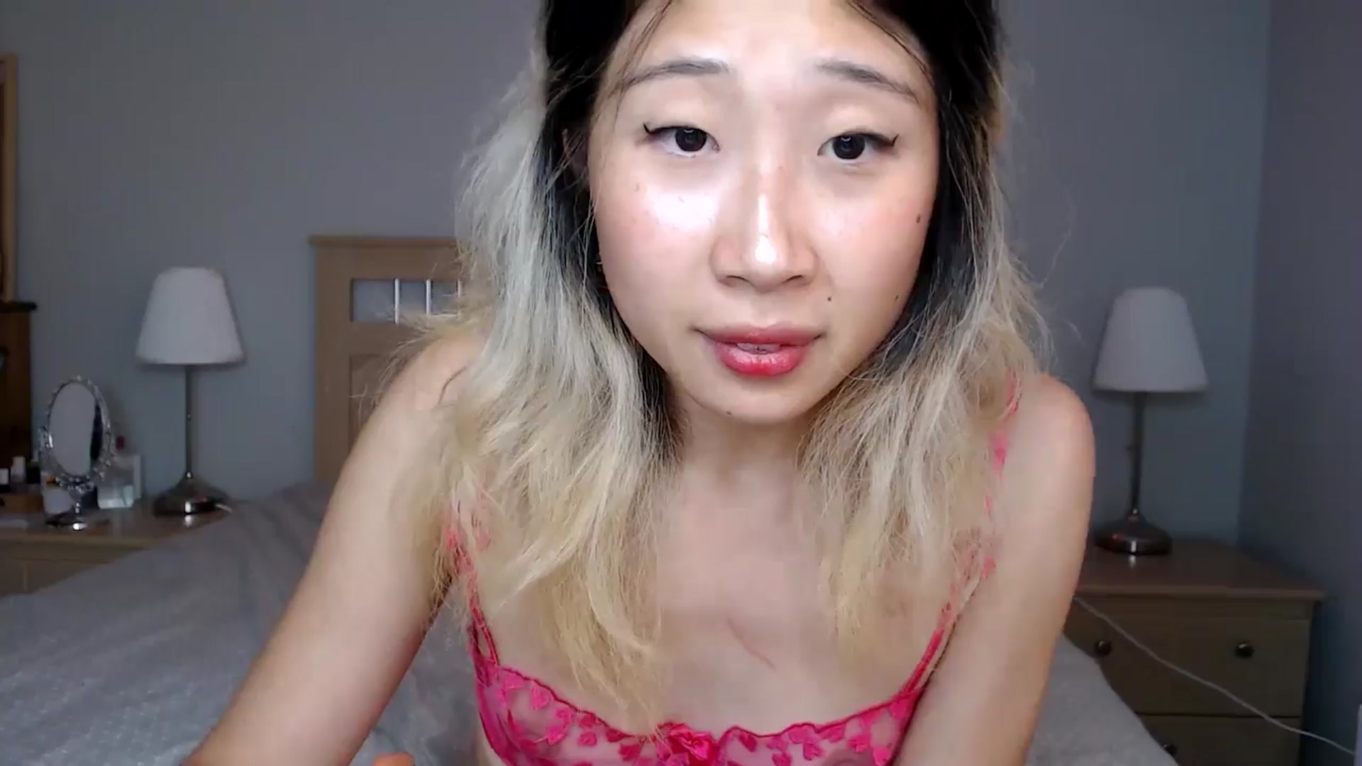 Gallery image thumbnail from Jiwoo's myfreecams stream on, 09/19/2025, 23:17 image 8 of 20