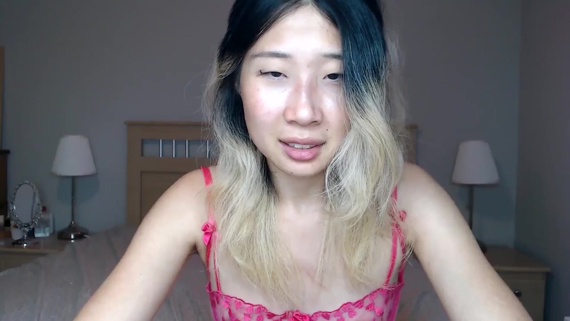 Gallery image thumbnail from Jiwoo's myfreecams stream on, 09/20/2025, 01:13 image 17 of 20